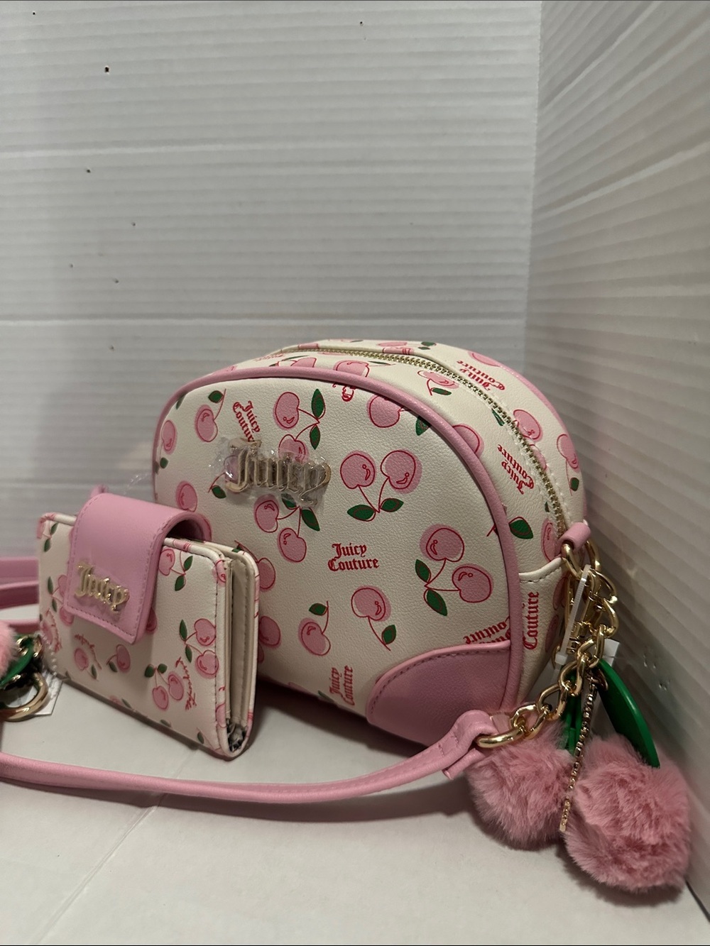 🍒 NWT Juicy Couture Cherry Girl Crossbody & Wallet Set -Rare Y2K Viral Find! - Picture 9 of 16